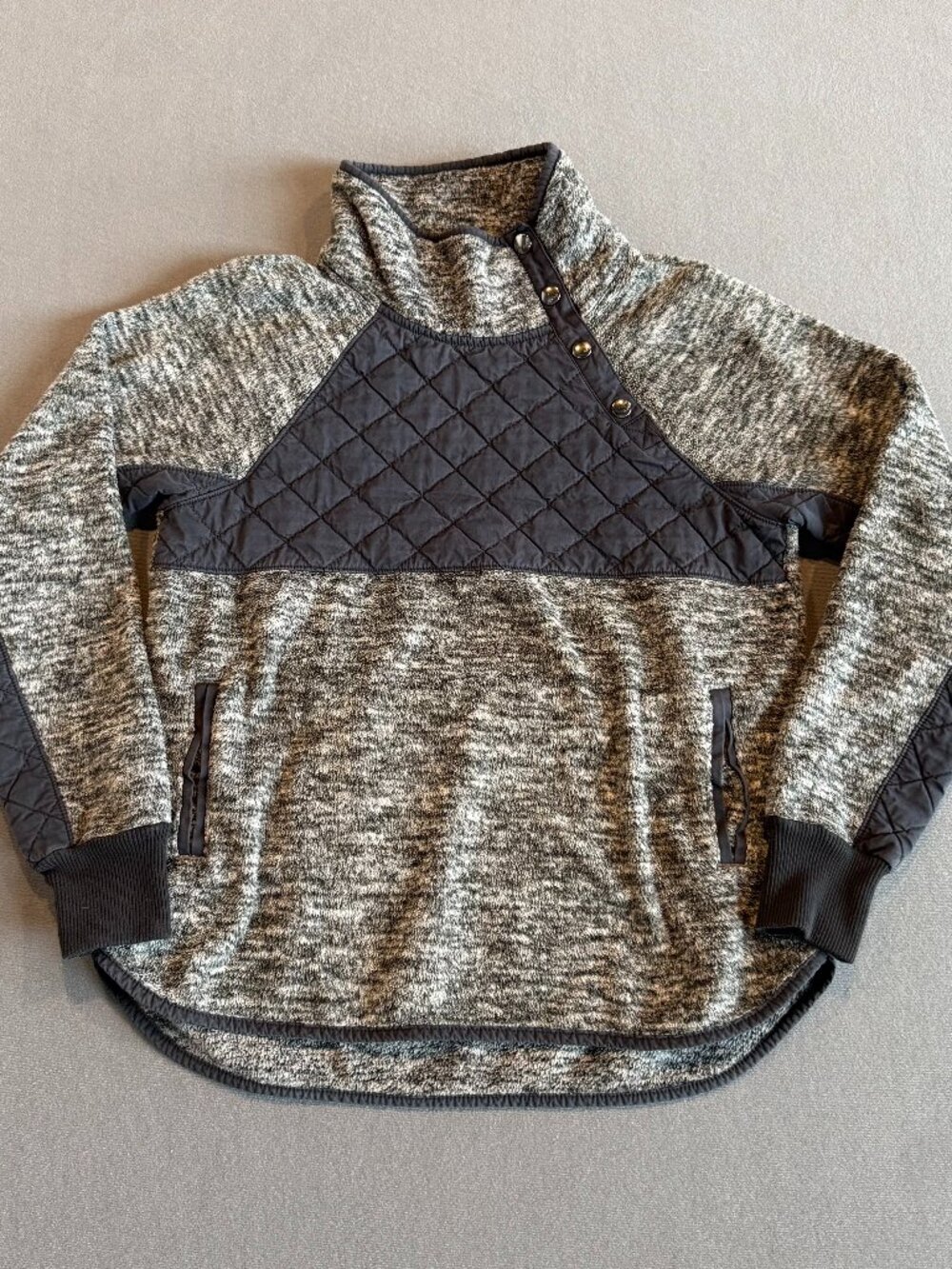 Abercrombie & Fitch Women’s S Gray Fleece Quilted Snap Pullover Jacket